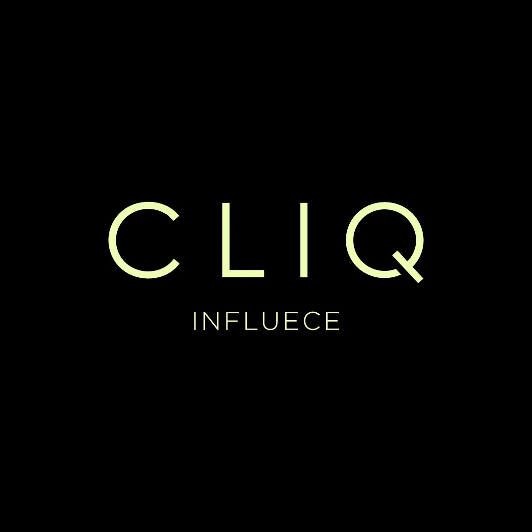 Logotipo de Cliq Influence en verde lima sobre fondo negro